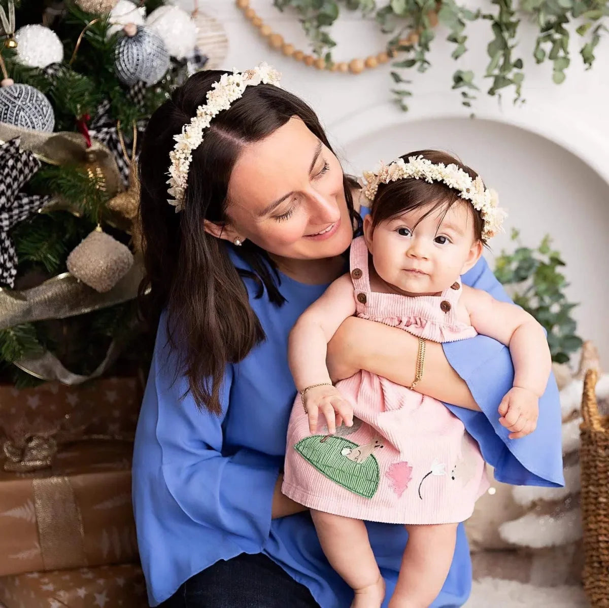 Anne Kız Beyaz Çiçekli Taç